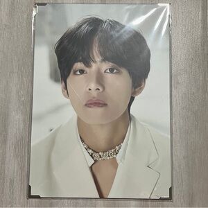 BTS V premium photo